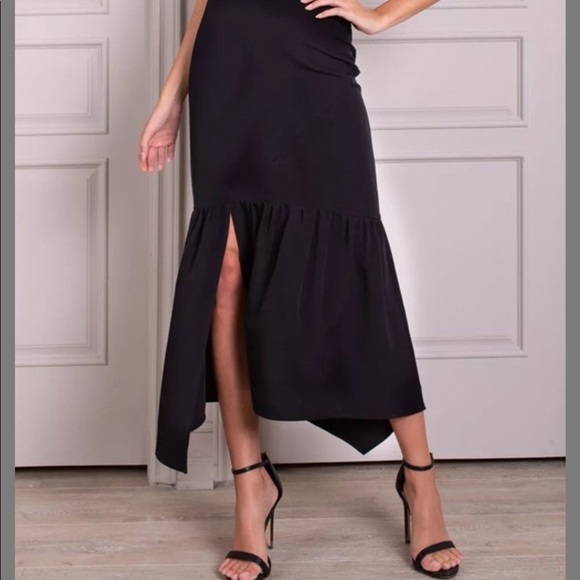 Senlis Dresses & Skirts - SENLIS Elora Black ruffle skirt w slit